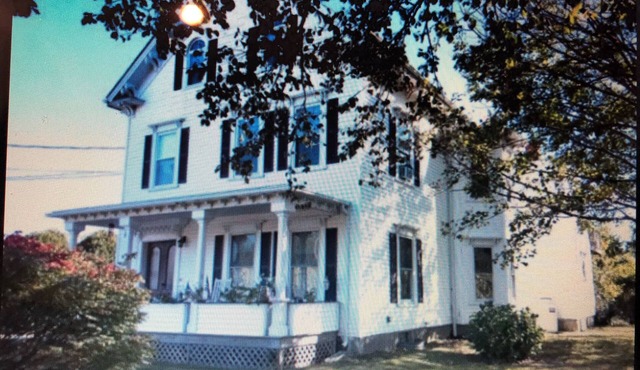 Large house-10 minutes to Newport