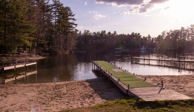 Large Lake Access Home Close to Portland