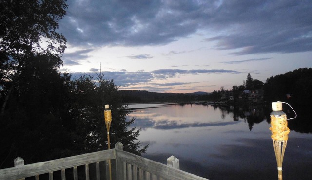 Large Water Front Child Friendly Cabin on Historic Joe Pond