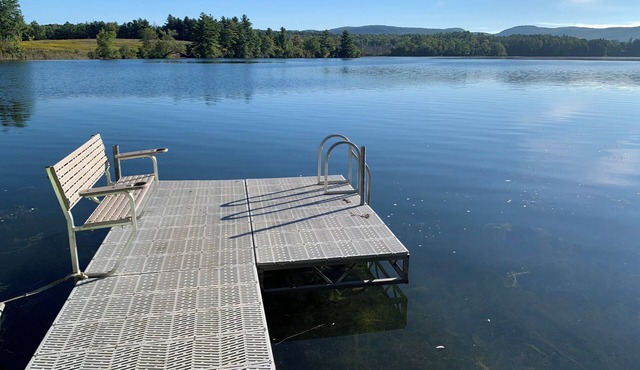 Laurel Lake Luxury 4BR, 4.5 Bath, Ranch on Fox Hollow Estate
