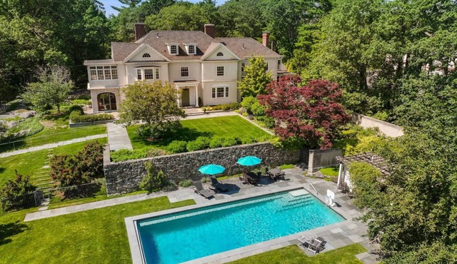 Lavish Boston Estate for Mid Term 31+ night Stays | Pool, 8 BR