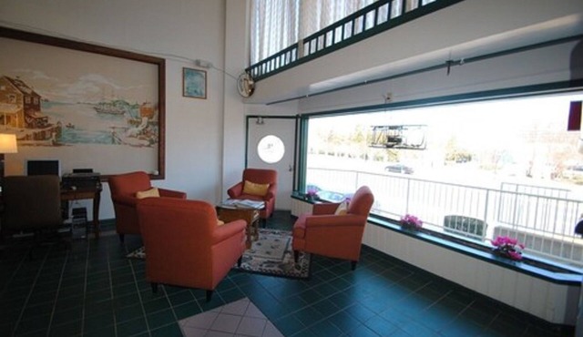 Lee High Inn