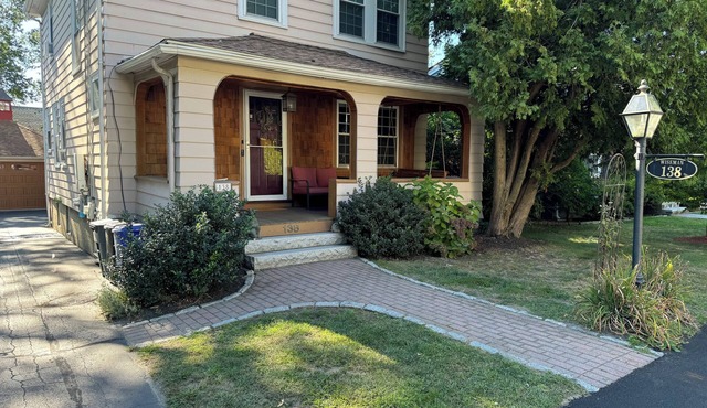 Lexington 4BR 1927 Farmhouse! Great location along route 2A close to Cambridge