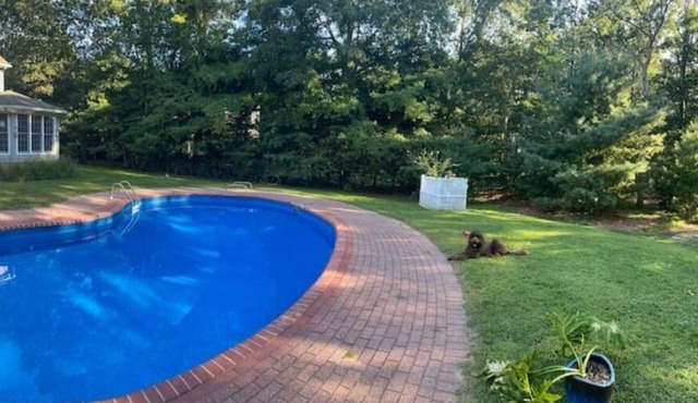 Lil's East Hampton Inn Cottage.