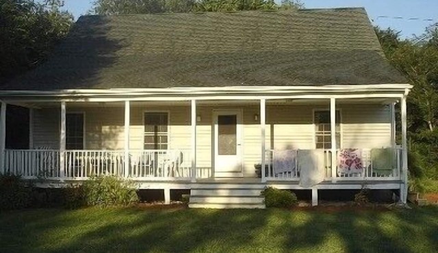Little Compton home in private meadow in Little Compton