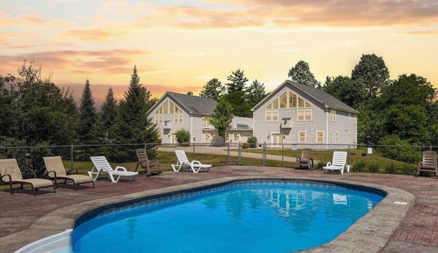 Locust Lodge #2 | 18 Beds, Sleeps 28, HotTub, Pool