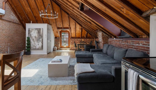Lofty Ambition | Stunning West End Rooftop Retreat