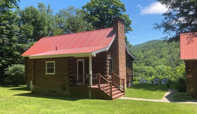 Log Cabin w/Amazing Views, River Frontage & Hot Tub