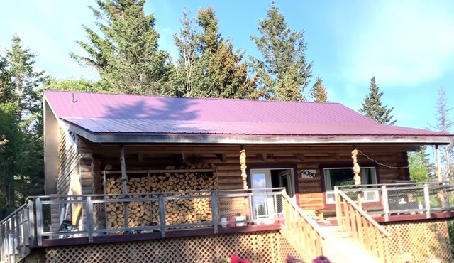 Log Home Retreat with Beautiful Glacier Views