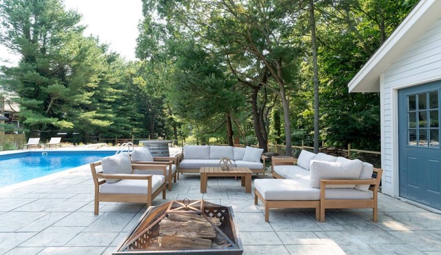 Long Island Getaway w/Heated Pool & Lake