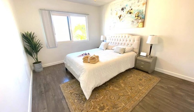 Lovely 1 bedroom + sofa bed private unit - parking