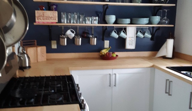 Lovely 2-bedroom Lake House in Antrim perfect for a relaxing getaway.