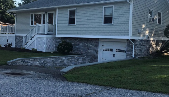 Lovely Cornfield Point home away from home