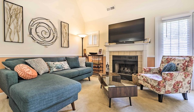 Lovely Norwich Villa, On Golf Course w/Amenities!