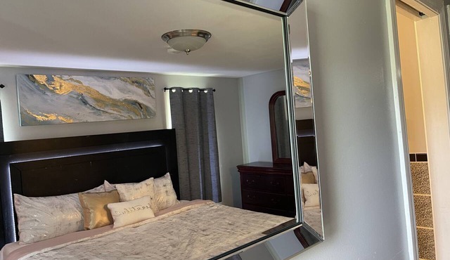 Lovely & Spacious 2 Br, W/King/Queen beds 2 Bath.