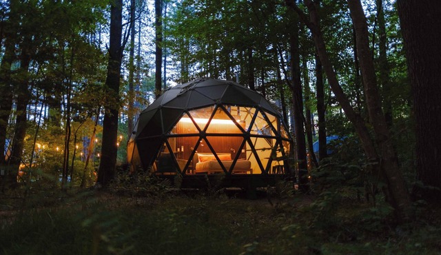 Luna dome w/sky loft, kitchen, & full bath - 09