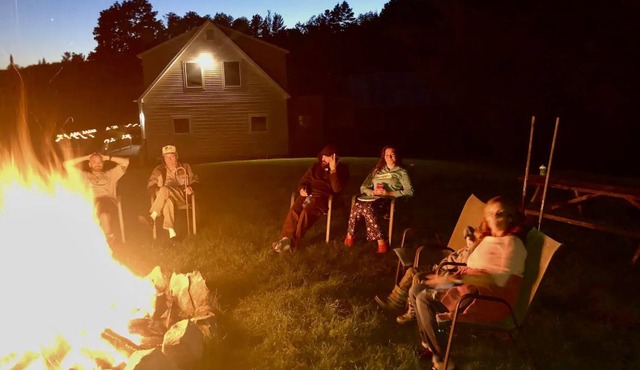 ★Luxe 100+ Acre Retreat★14 Bd★HOT TUB★FIRE PIT★POOL★28 PPL★