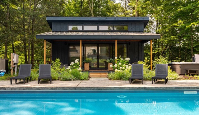 Luxe Family Retreat w/HotTub Cabana