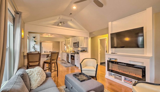 Luxe Lyndon Home < 11 Mi to Dtwn Louisville!