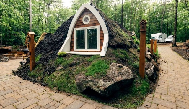 Luxurious and Carbon Neutral Hobbit House with Private Hot Tub in Springvale, Maine, Perfect for a Relaxing Weekend Getaway