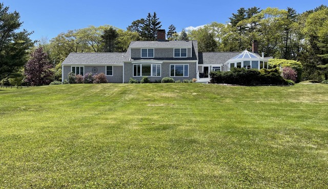 Luxurious Coastal Maine Rental near Pemaquid Lighthouse and beach