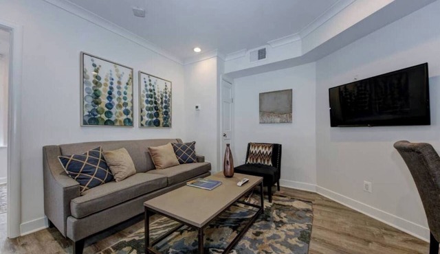 Luxury 1BR Suite 6 Dupont/Kalorama