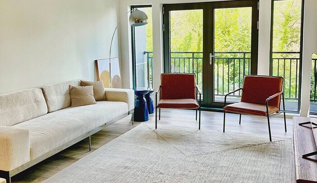 Luxury 2 Bedroom Furnished Apartment in Heart of Quincy