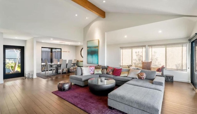 Luxury 3BR Hillside Retreat wAC Panoramic View
