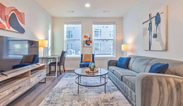 Luxury Apt with Rooftop Terrace and Pool