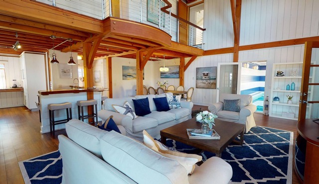 Luxury Coastal Home w2 Living Rooms, Pool, Rooftop