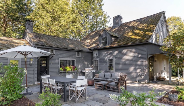 Luxury Farm House w/Guest House and Pool on 2 acres adjoining State Park