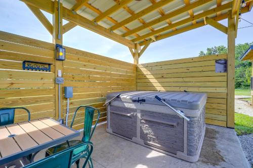 Luxury Glamping Dome w/Private Hot Tub in Butler