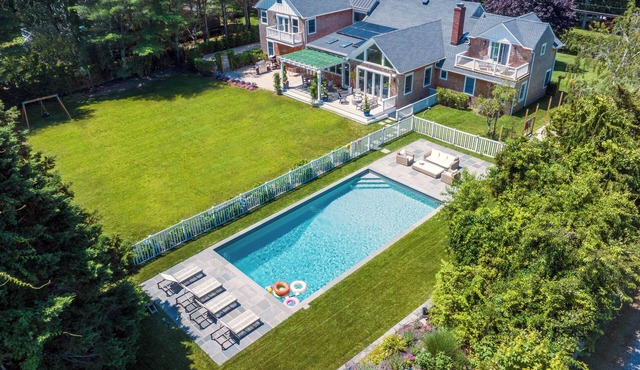 Luxury Hamptons Estate- 7BR + Bunk, Pool, Sauna & Outdoor Kitchen