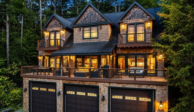 Luxury Lakeview Retreat | Game Room | Winni
