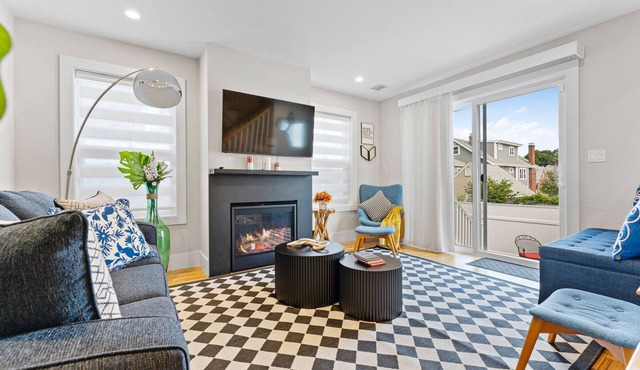 Luxury large house minutes to Cambridge and Boston