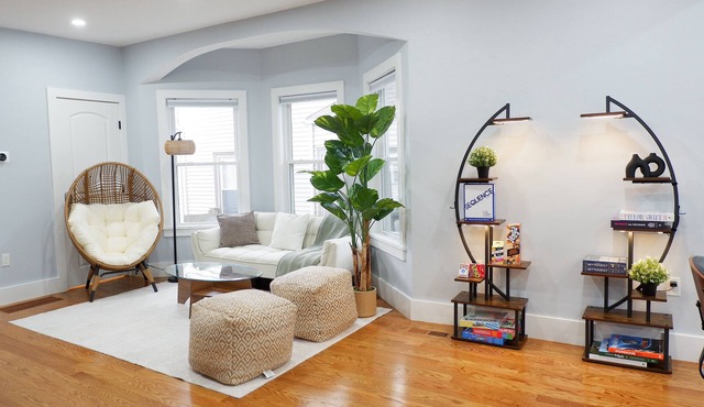 Luxury Retreat - 7 min walk to subway - Minutes to Downtown