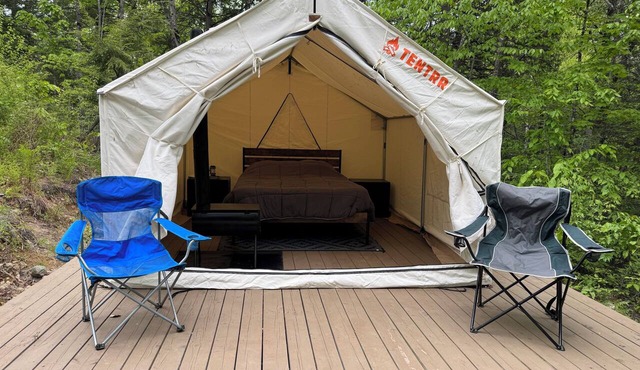 Luxury Tent in New Hampshire-Tail-Tuckaway