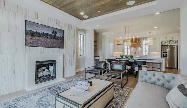 Luxury Townhome in Pinnacle walk to Amp 3bd/4ba