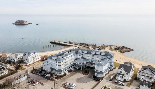 Madison Beach Hotel, Curio Collection by Hilton