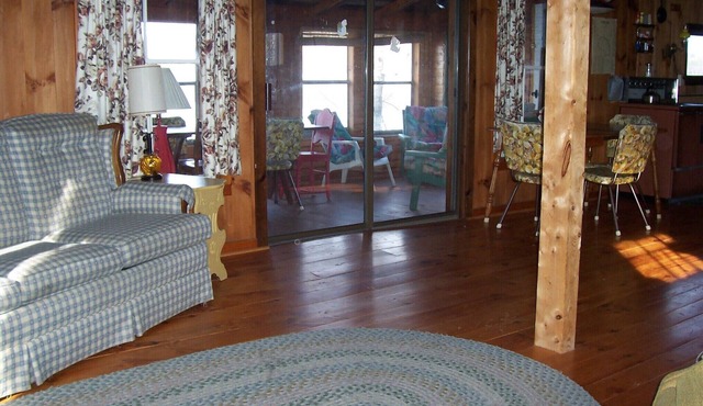 MAIN Cottage: family & pet friendly on pristine Echo Lake in VT's NEK!