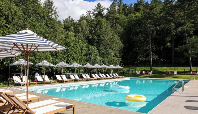 Making The Best Memories Along The Way! Outdoor Pool, Free Parking, Pets Allowed