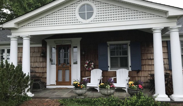 Manhasset Bay. Easy commute to NYC Quiet setting Recent Cancellation opportunity