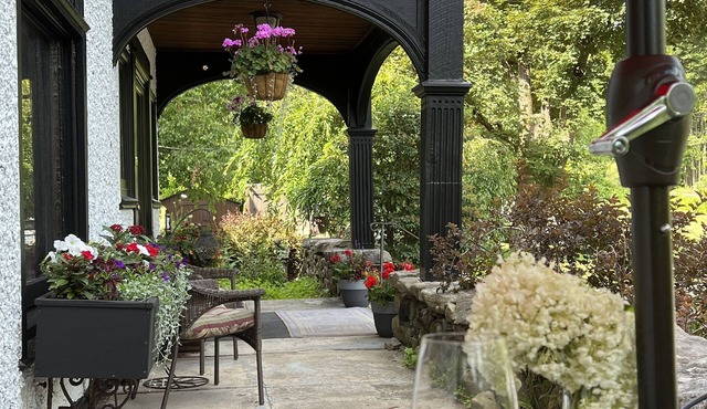 Manor House Inn