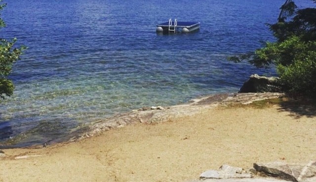 Mark Island Oasis on Lake Winnipesaukee - BOAT REQUIRED
