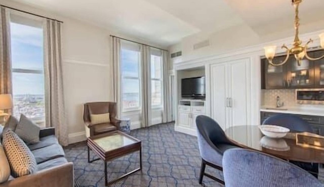 Marriott's Vacation Club. Pulse at Custom House Boston