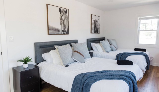 Marvelous 4-bedroom house in Woodlawn Heights, family friendly.