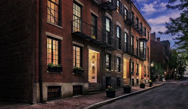 Maverick Suites at 40 Temple St