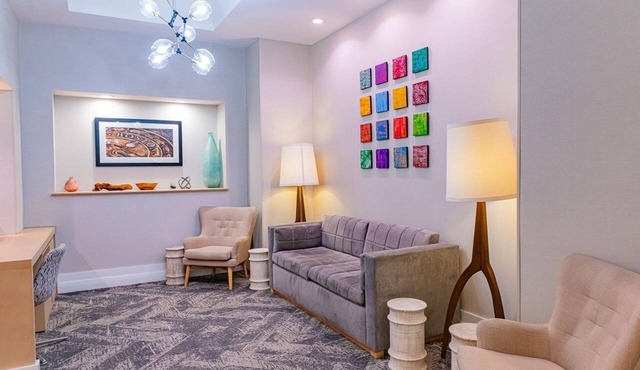 Medical Hub Lodging with Allergy-Free Rooms & Business Center - Parking
