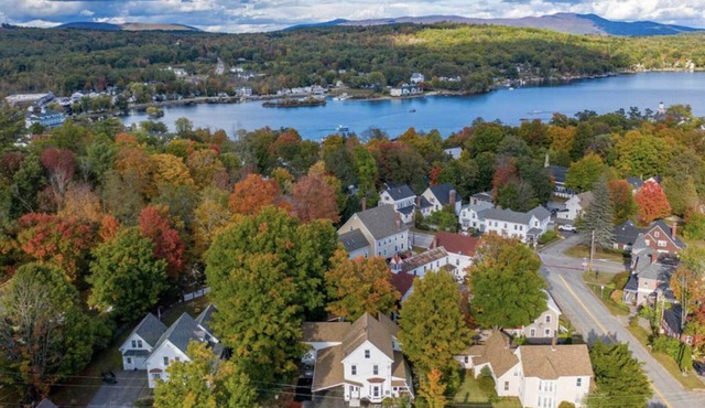 Meredith Charmer-walk to lake, town, shops, & boat launch