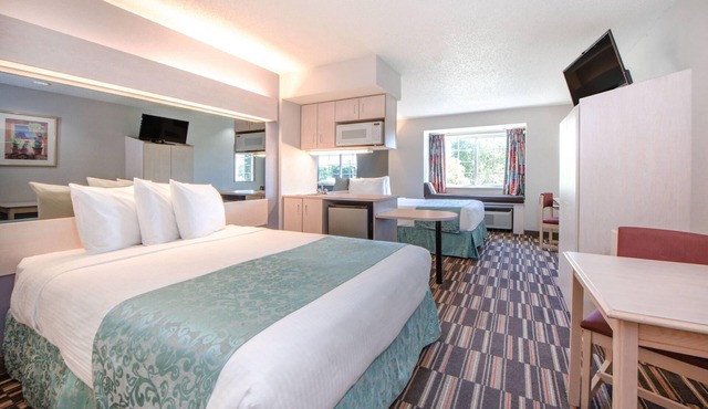 Microtel Inn & Suites by Wyndham Claremore